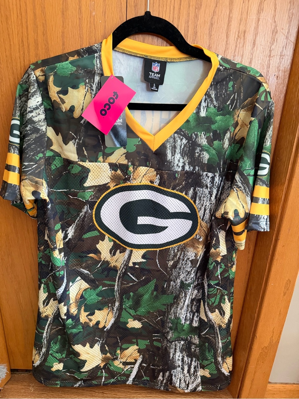 NFL Green Bay Packers Camo V-Neck Jersey - Green/Gold